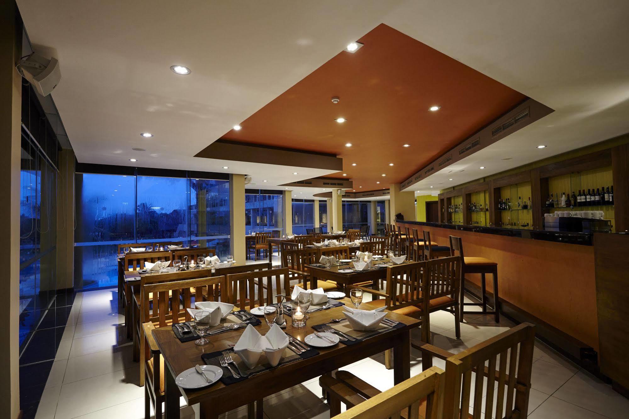 Hotel Turyaa Kalutara Esterno foto