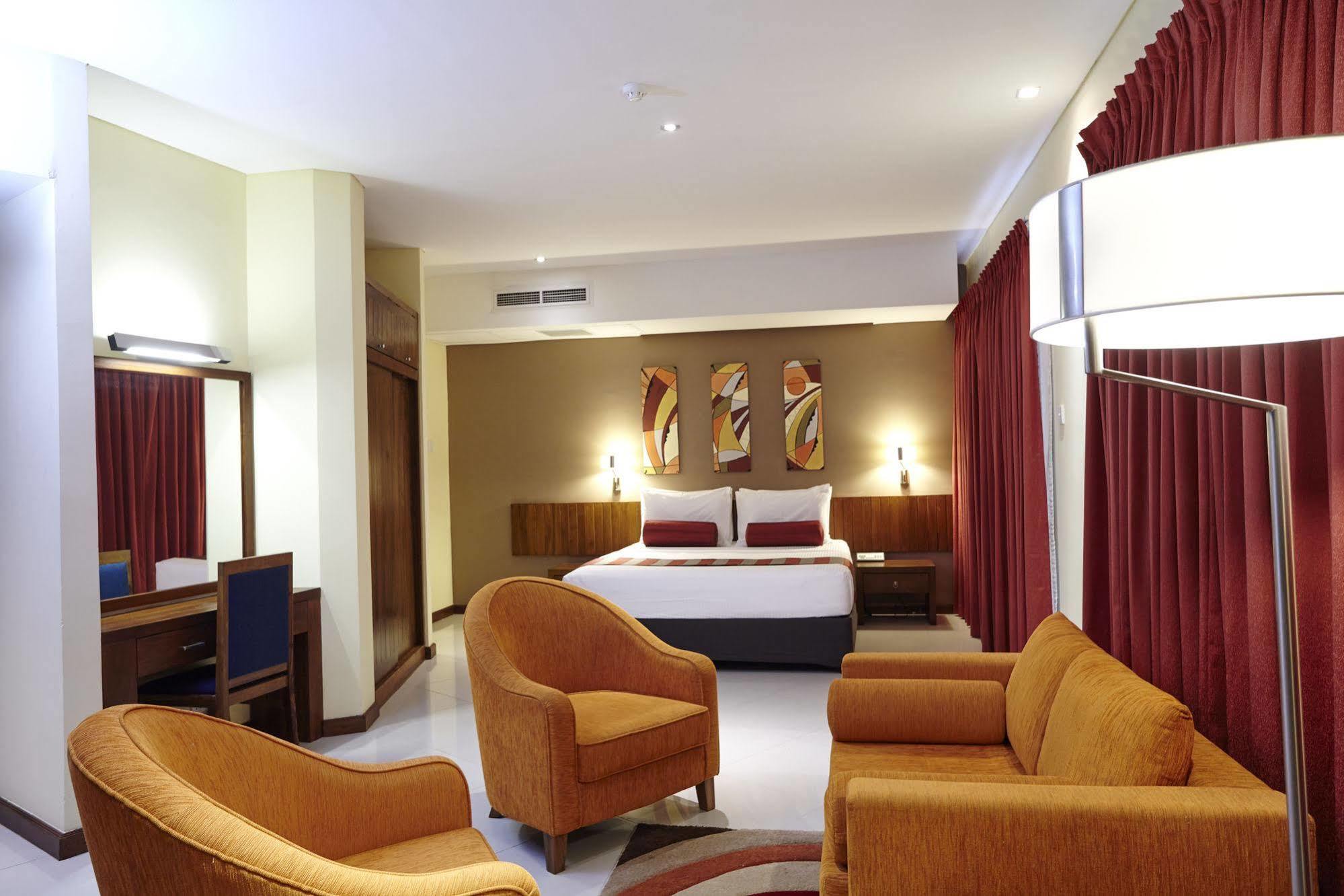 Hotel Turyaa Kalutara Esterno foto